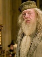 Zemřel představitel Brumbála z Harryho Pottera. Herci Michaelu Gambonovi bylo 82 let