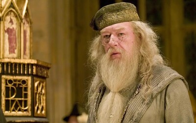 Zemřel představitel Brumbála z Harryho Pottera. Herci Michaelu Gambonovi bylo 82 let