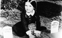 Zemřela „původní“ Wednesday z Addamsovy rodiny, Lise Loring bylo 64 let