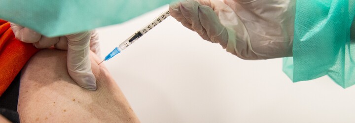 Žena, ktorá zomrela pár dní po očkovaní Astrazenecou, mala genetickú poruchu
