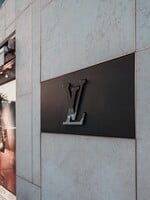 Žena na internetu sdílela náčrtky svého dospívajícího syna, Louis Vuitton ho najal jako stážistu