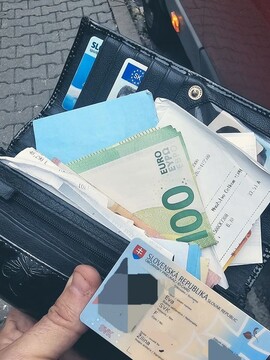 Žena stratila peňaženku plnú peňazí. Reakcia nálezcu ti zlepší deň