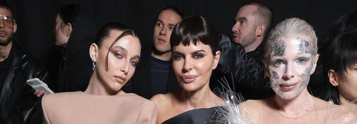 Zendaya jako šlechtična, Julia Fox jako z kosmu. Podívej se, jaké celebrity se předvedly na pařížském fashion weeku