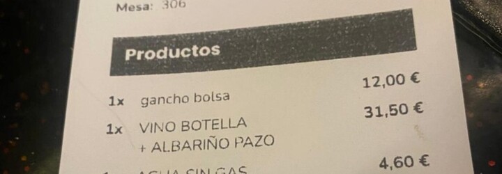 Ženu prekvapil nezmyselný poplatok v reštaurácii. Naúčtovali jej 12 eur za to, že použila držiak na kabelku
