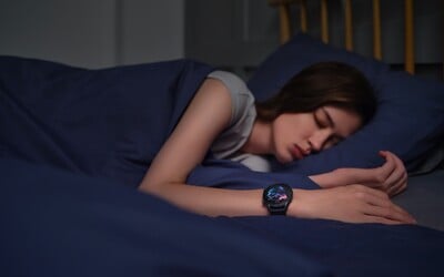 Ženy spí o 13 minut déle než muži, odhalila studie Amazfit