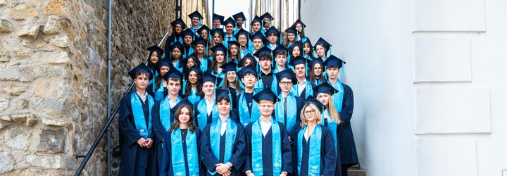 Žiaci prestížnych bratislavských škôl nám prezradili, za čo platia 25 000 eur ročne: "Nebiflíme sa, robia z nás podnikateľov"