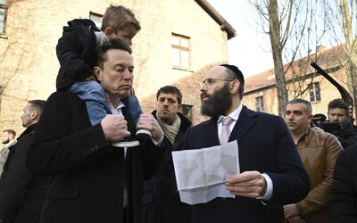 Židia vraj podporujú nenávisť voči belochom, tvrdil Elon Musk. Dnes navštívil bývalý vyhladzovací tábor Osvienčim v Poľsku