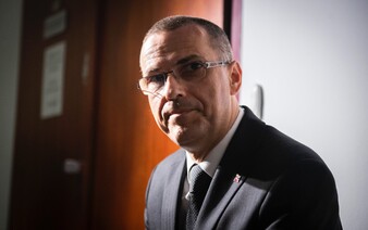 Žilinka žiada zverejnenie zoznamu pasažierov, ktorí leteli do Nemecka na futbal. Verejnosť má právo na informácie, tvrdí