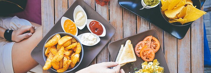 Známý americký řetězec restaurací Hooters vyhlásil bankrot. Stal se populárním především díky ženské obsluze