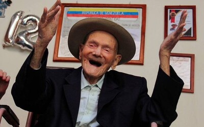 Zomrel najstarší muž na svete. Oženil sa ešte pred druhou svetovou vojnou a dožil sa neuveriteľných 114 rokov
