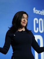 Zuckerbergovu Metu opouští jeho pravá ruka. Sheryl Sandberg ve firmě končí po 14 letech 