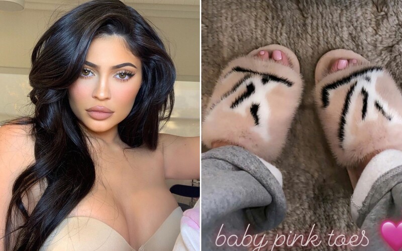 Kylie Jenner najprv zdieľala fotografiu utrápených koál z Austrálie, potom sa pochválila novými norkovými LV papučami.