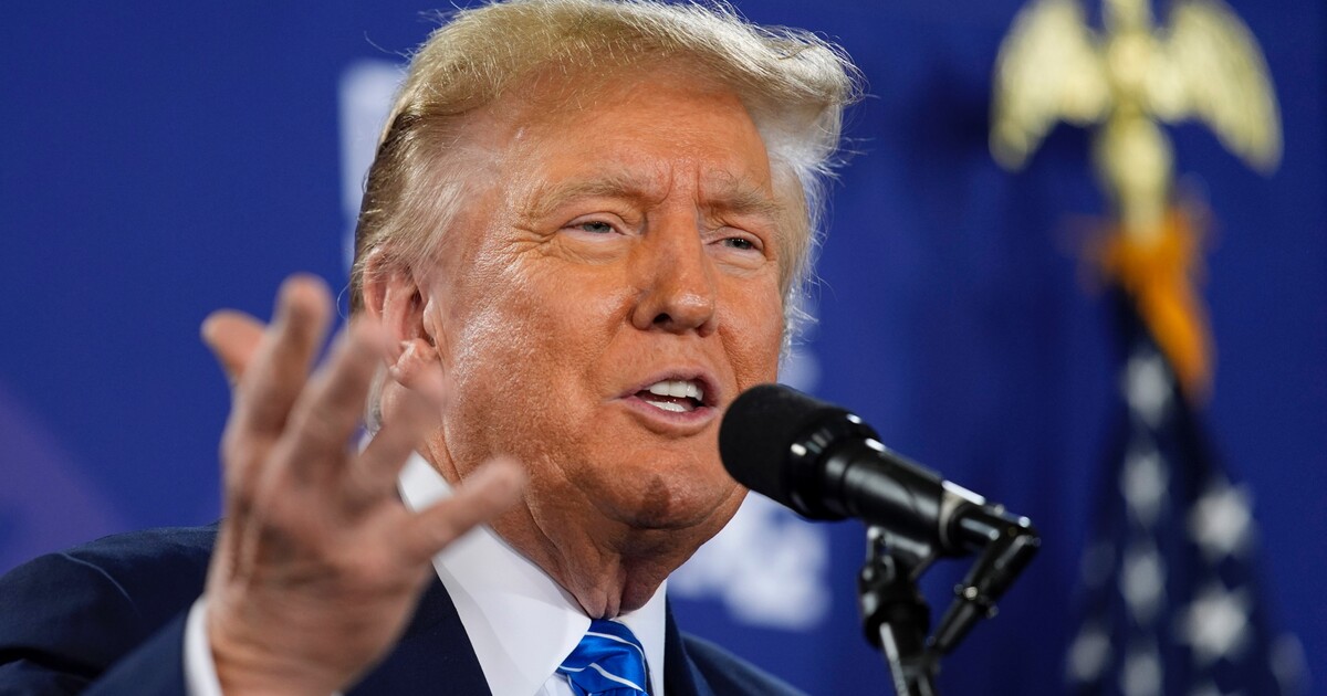 Francie vyzvala NATO k vojenskému cvičení v Grónsku. Macron tvrdí, že Trump chce „oslabit a podřídit si Evropu“