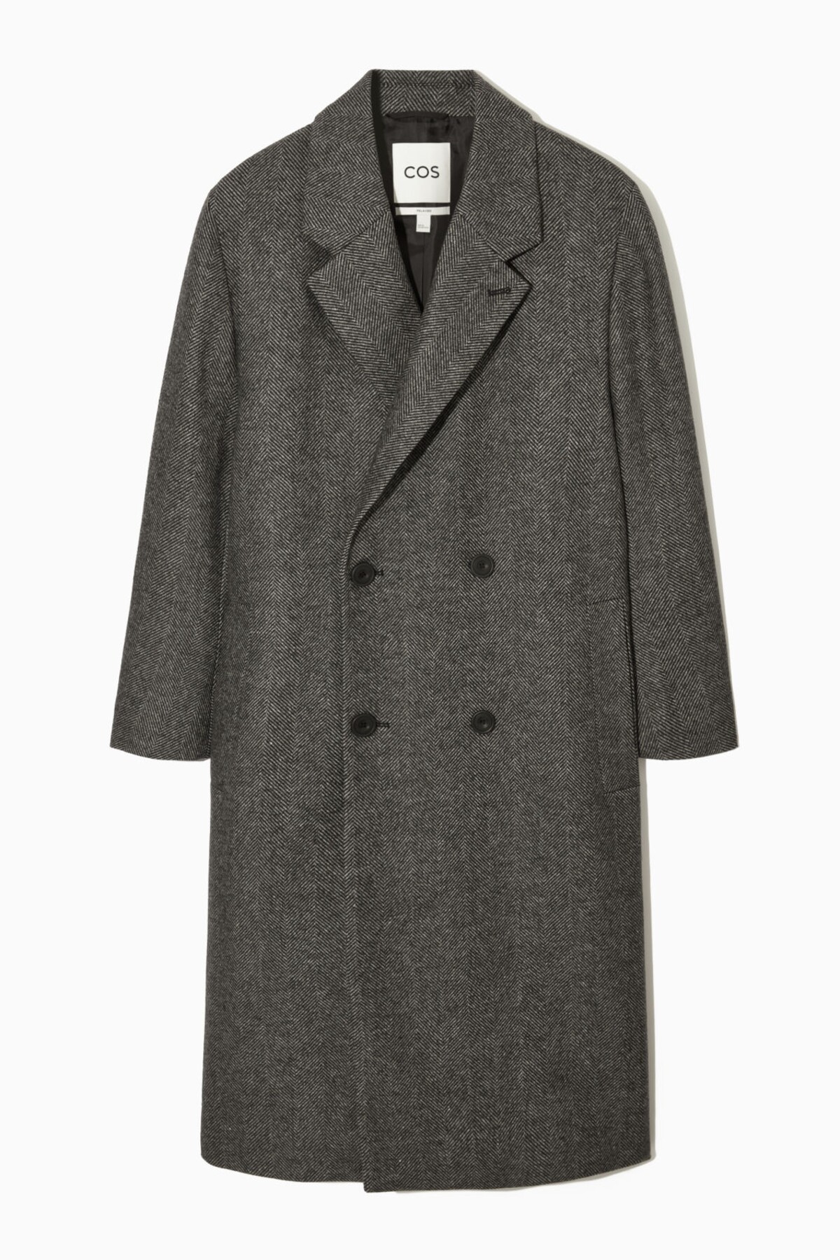 Vlnený kabát s dvojradovým zapínaním v tmavosivom farebnom vyhotovení od značky COS za 250 eur.
