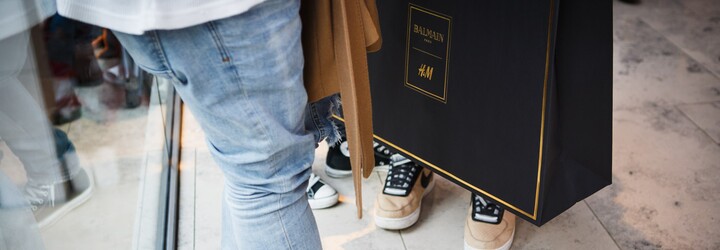 Refresher Outfity: Ako vyzerala móda počas releasu Balmain x H&M?