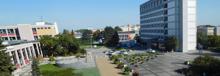 Zahraniční studenti na kolejích ČZU ignorovali zákaz a pořádali party bez roušek. Nakazili se mezi sebou koronavirem