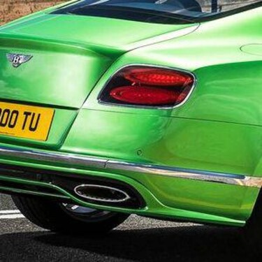 Aká verzia športovo-luxusného kupé od Bentley je na fotke?