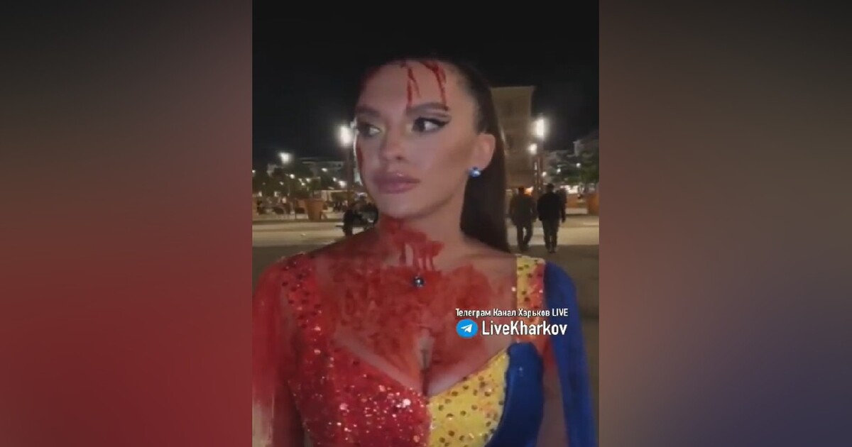 VIDEO: Ukrajinská aktivistka se přímo na červeném koberci v Cannes polila falešnou krví