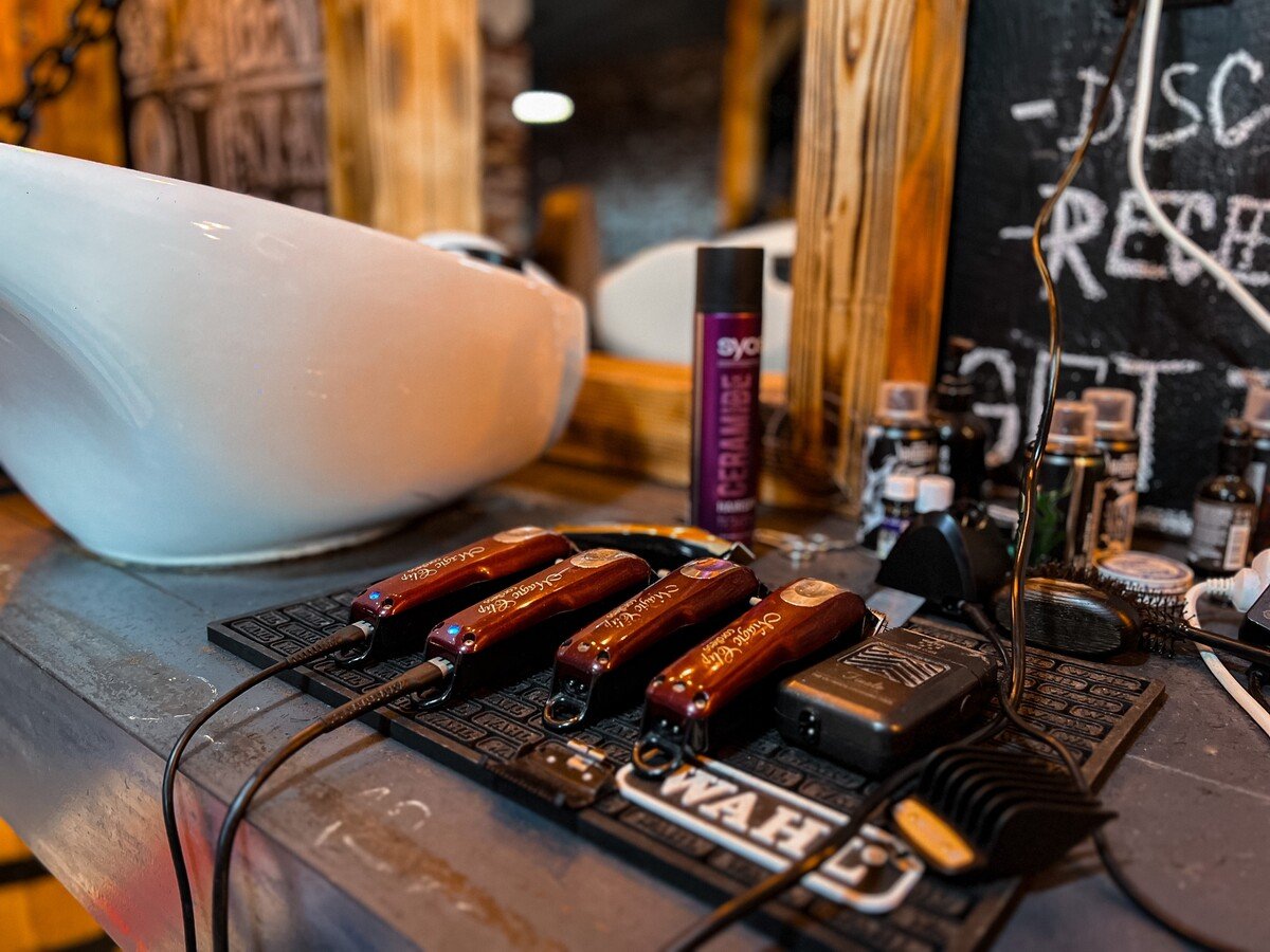 barber orava lokca vlasové protézy Pavol Vajdečka Royal barbershop