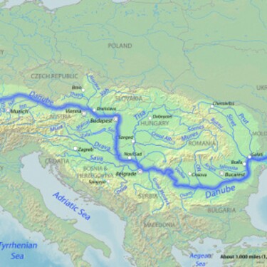 Ktoré mesto má prezývku Krásavica na Dunaji?