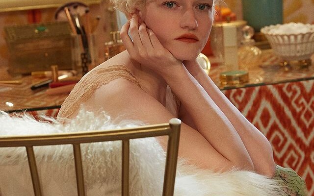 Madonna mieri na plátna kín. Stvárni ju známa americká herečka, ktorú môžeš poznať zo seriálu Inventing Anna