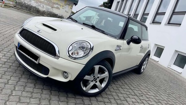 Aká je priemerná cena jazdeného vozidla Mini Cooper S (výkon: 128 kW, rok výroby: 2008, najazdené km: 160 000)?