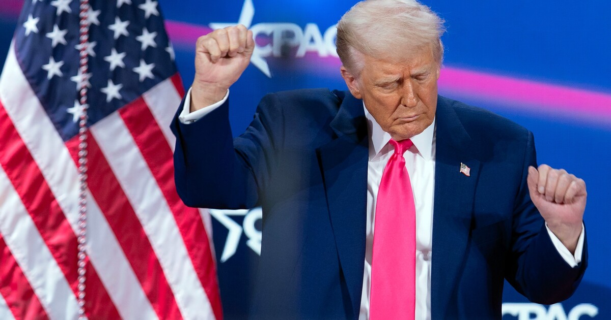 Trump žádá zpět peníze poslané Ukrajině. Mají mu je vrátit v podobě ropy nebo vzácných zemin