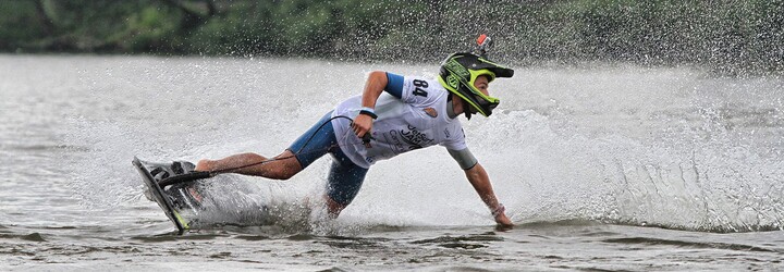 JetSurf: Motorizované prkno z Česka, které posouvá vodní sporty na novou úroveň (Rozhovor)