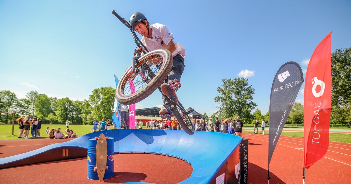Praha přivítá TOP jezdce na freestyle koloběžkách a BMX. Pumptrackovou dráhu si budeš moct vyzkoušet i ty