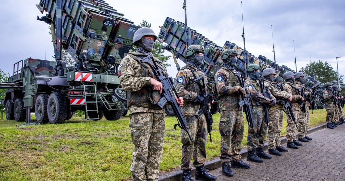 Německo zpřísňuje pravidla pro muže. Na delší pobyt v zahraničí potřebují souhlas armády