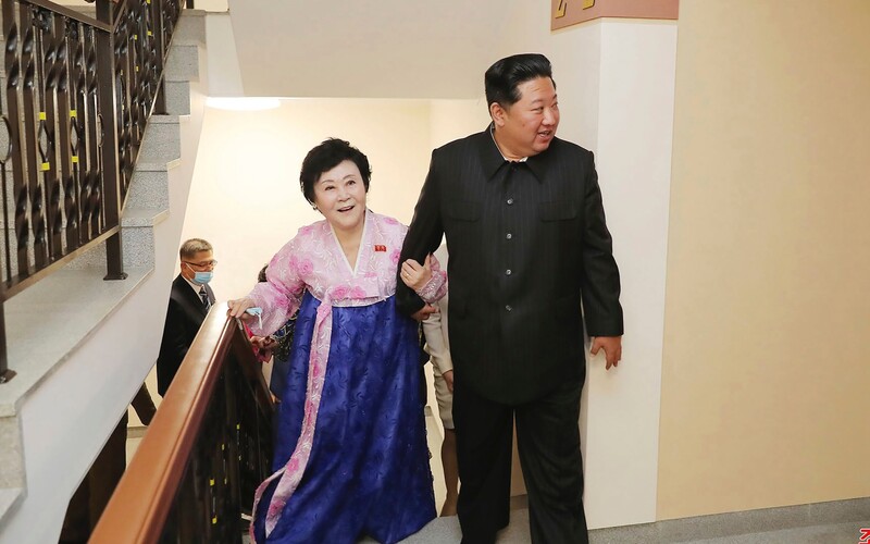 Kim Čong-un daroval najznámejšej severokórejskej hlásateľke luxusnú rezidenciu. Dom je údajne prejavom vďaky za jej oddanosť.