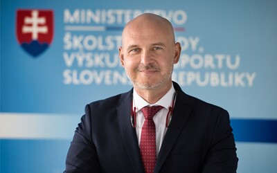 Deviaty ročnik ZŠ by sa mohol zrušiť, navrhuje minister. Zmena však potrvá roky.