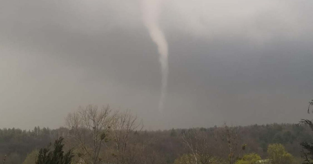 V Čechách by mohlo vzniknout tornádo, varuje ČHMÚ v souvislosti s večerními bouřkami