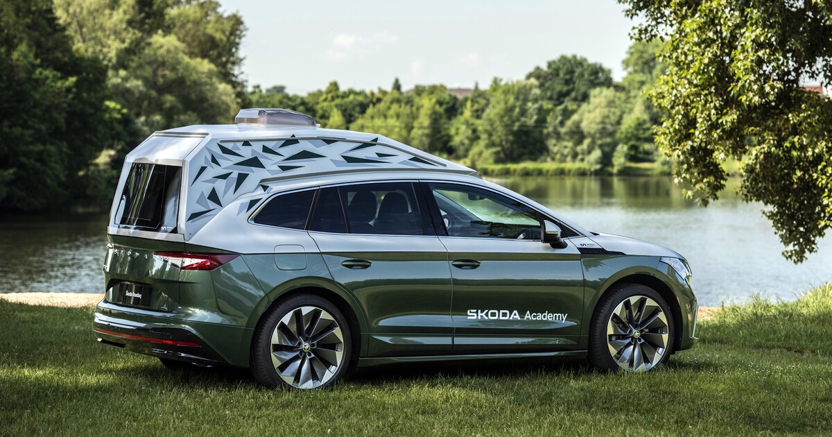 Studenti přetvořili elektrickou Škodu Enyaq na moderní obytný automobil ke kempování