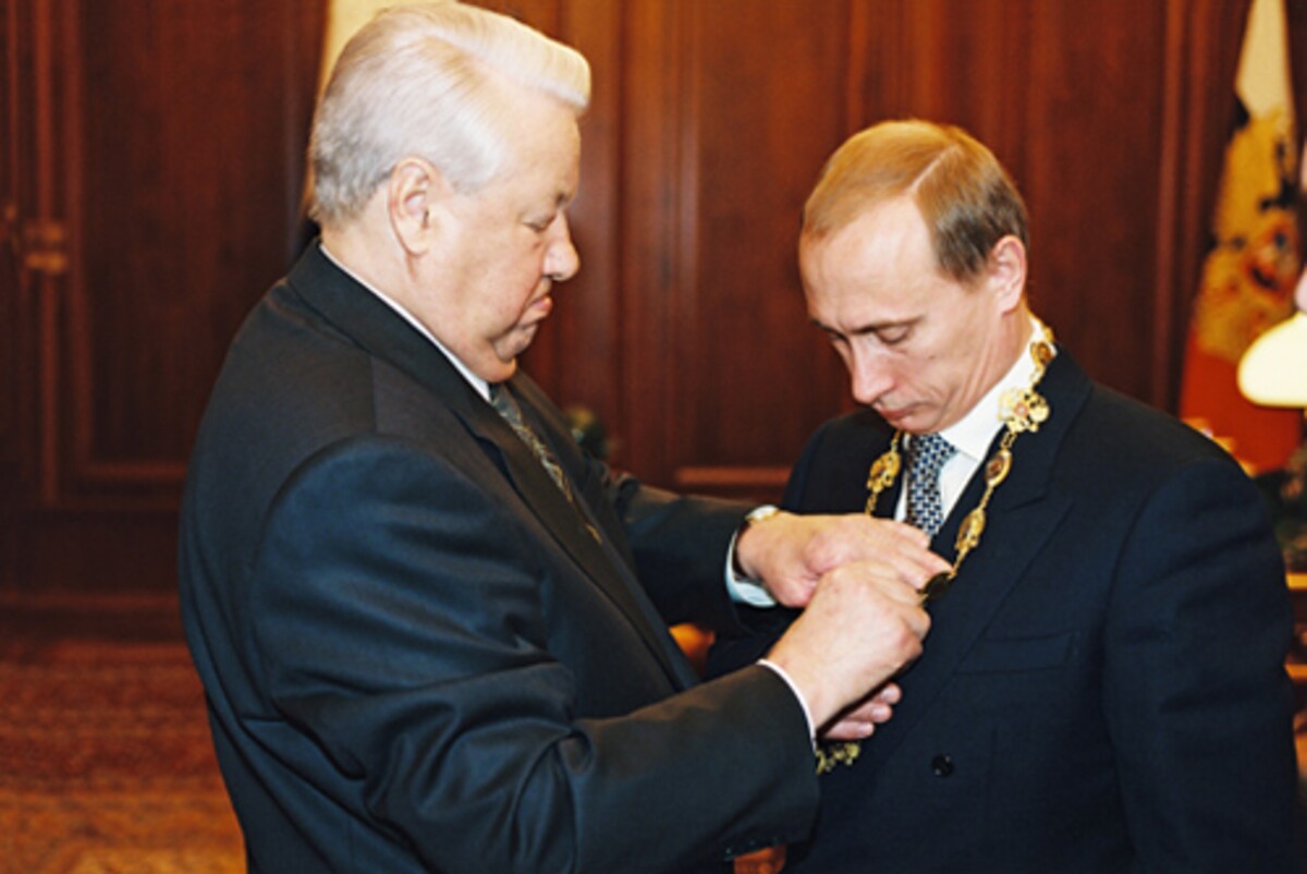 Boris Jeľcin a Vladimir Putin.
