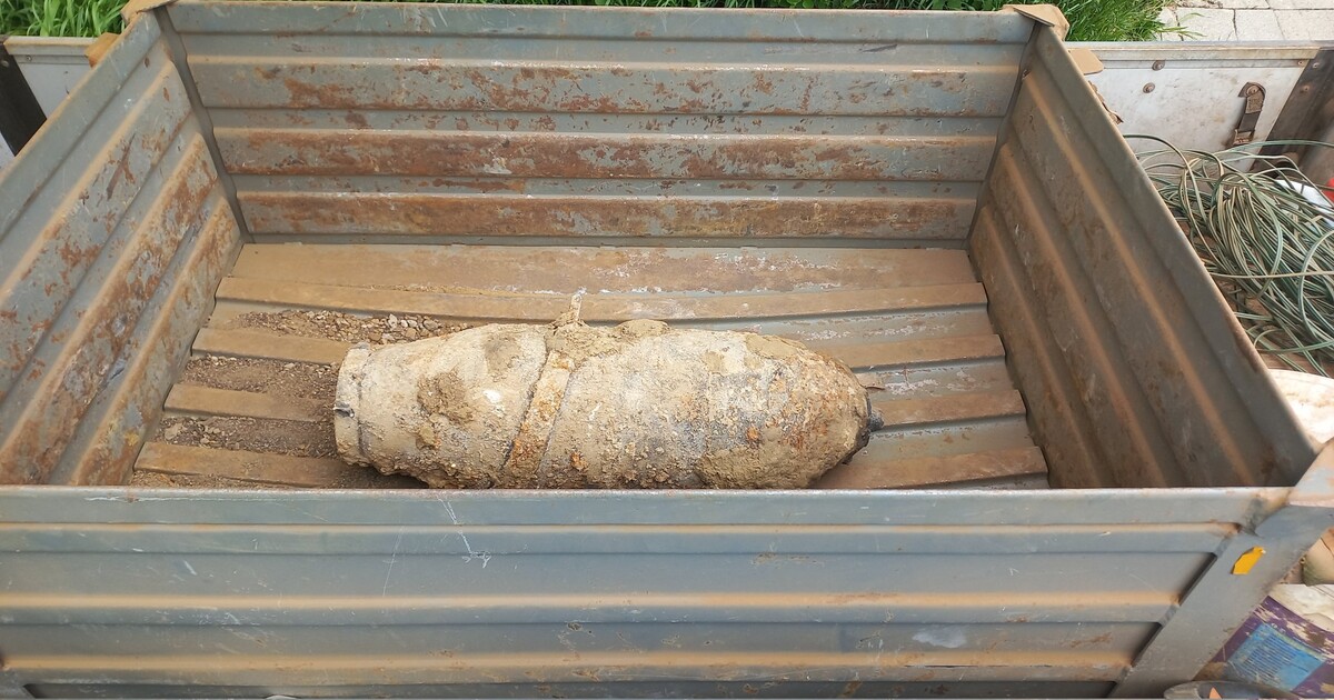 Video: Bagrista v Brně objevil leteckou pumu, stovky lidí musí být evakuovány