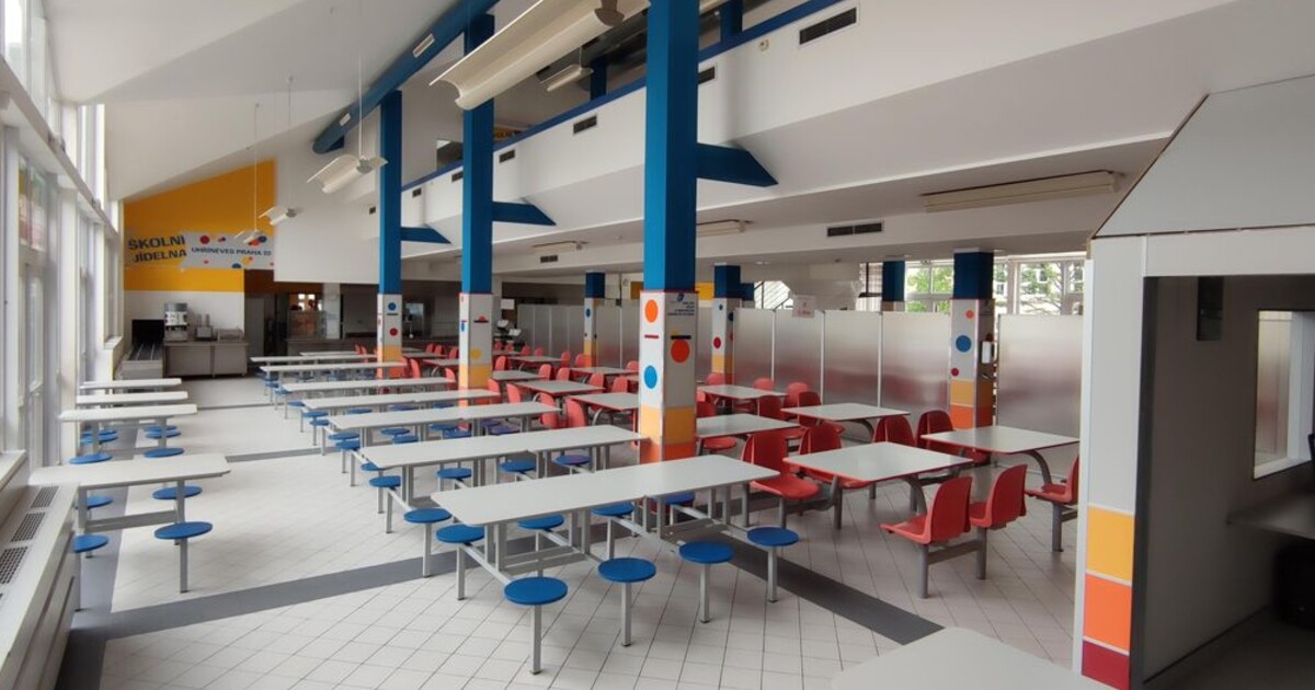 Každý pátý školní oběd je přesolený, tvrdí hygienici. Jaká to představuje rizika?