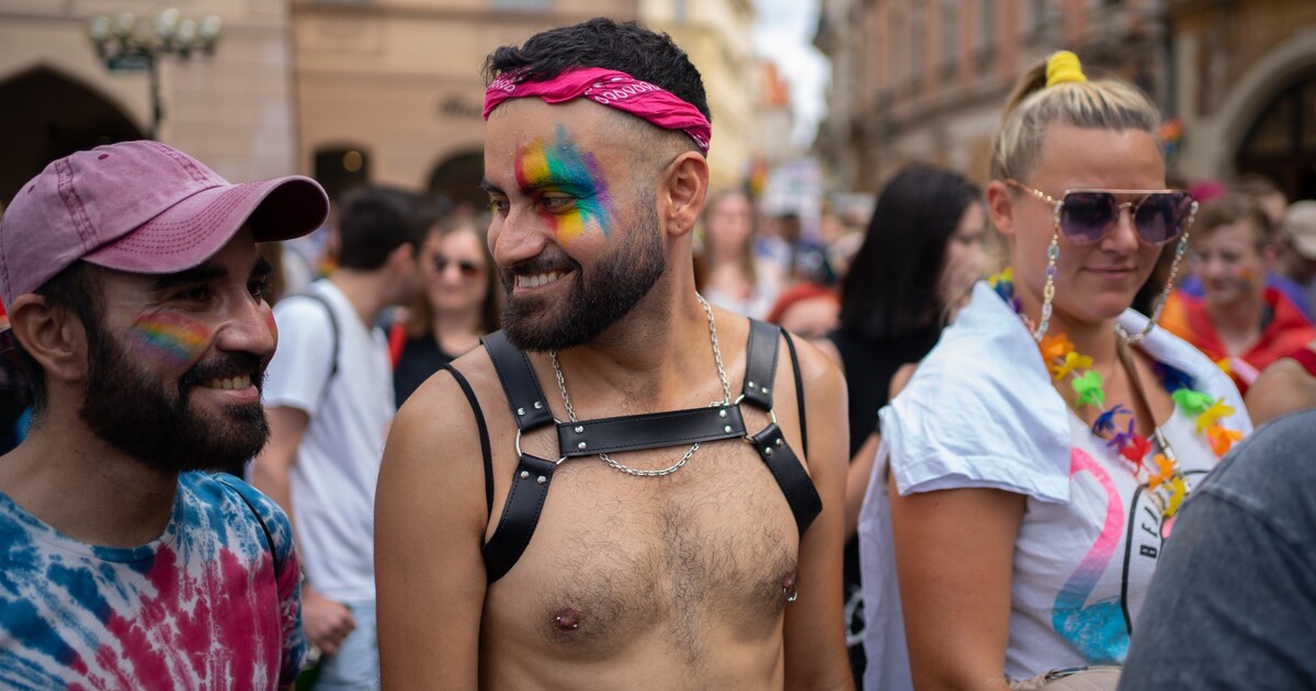 Report z Prague Pride: Jak vypadaly nejlepší outfity a co vzkázala gen Z budoucím generacím?