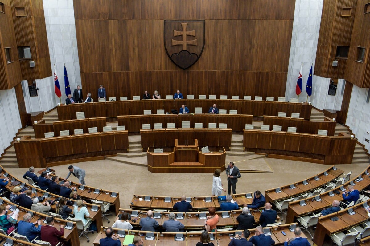 Slováci si môžu pomocou stránky volebnakalkulacka.sk otestovať, kto z terajších poslancov im je názorovo najbližší.