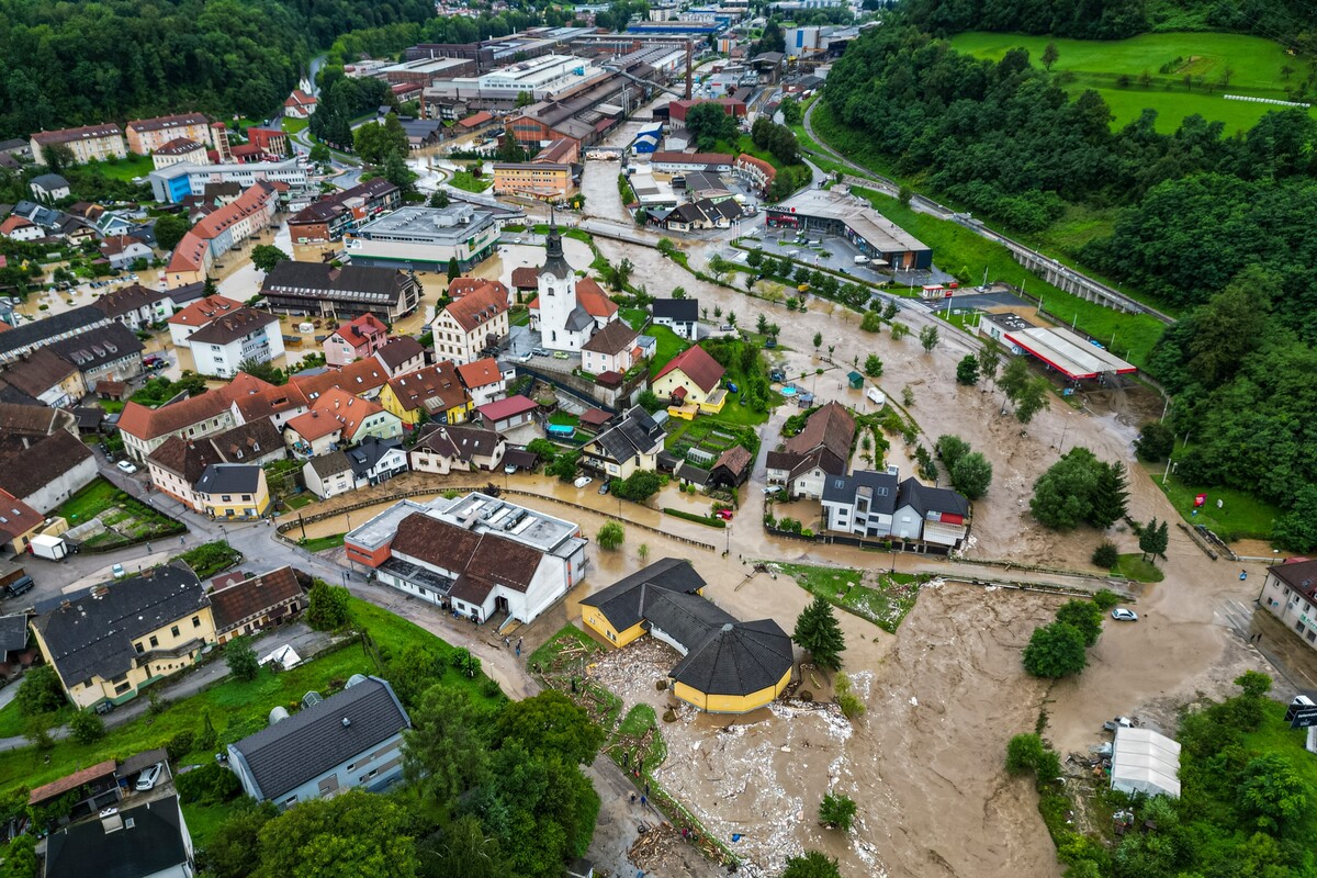 Prudké lijáky a záplavy si ve Slovinsku vyžádaly již čtyři oběti.