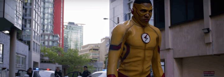 Barry si musí v prvých záberoch pre tretiu sériu Flasha zvykať na celkom nový svet. Spôsobil totiž Flashpoint Paradox