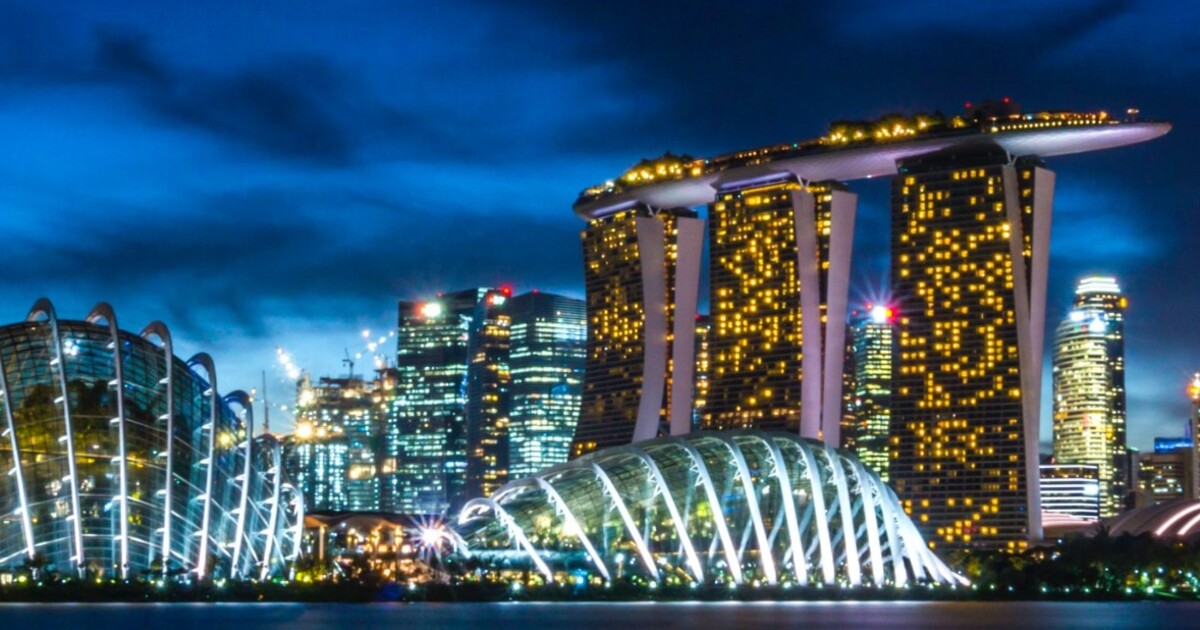 9 zajímavostí o Singapuru: Pokud do země propašuješ tuto obyčejnou pochutinu, hrozí ti milionová pokuta i vězení