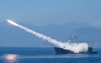 Čína zahájila vojenská cvičení ve vodách a vzdušném prostoru Tchaj-wanu.