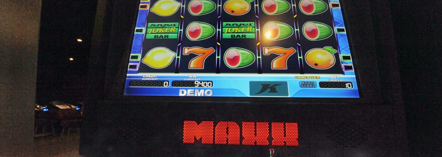 Abstinující gambler Roman: Od večera do rána jsem utíkal od problémů za blikajícím strojem, který mi byl nejlepším kamarádem