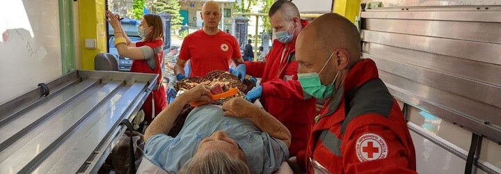 Český červený kříž podnikl na Ukrajinu už 40 misí. Převezl tam 409 tun materiální pomoci za 118,5 milionu korun