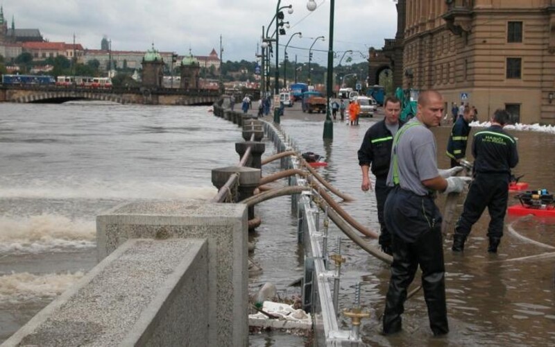 Obrazem: Od ničivých povodní v České republice uplynulo 20 let. Připomeň si důležité momenty.