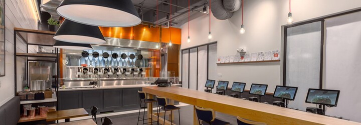 V Bostone otvorili reštauráciu, kde ti jedlo pripraví robot. Menu zostavujú michelinskí kuchári a obed si vychutnáš za pár eur