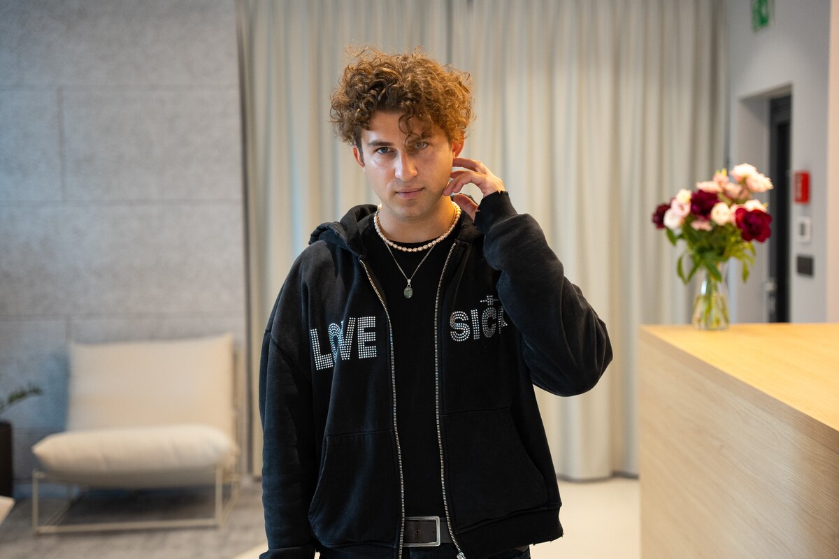 The Curly Simon