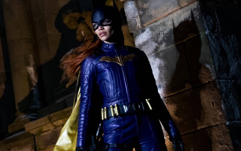 Warner Bros. odmieta vydať film Batgirl a splachuje tak 90 miliónov dolárov. Ruší premiéru a mení stratégiu DC filmov.