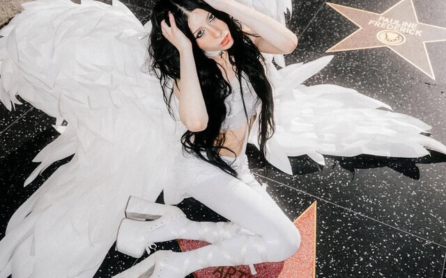 Ashley Sienna, Kanaďanka so slovenskou krvou, očarila svojou hudbou Severnú Ameriku. „Môžeš byť éterická aj slobodná“ (Rozhovor)